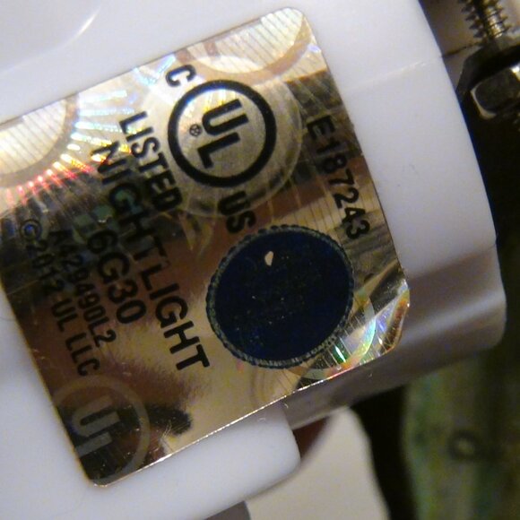 iffany Style Stained Glass Angel Night Light by River of Goods 5" H(Damaged) - Picture 11 of 12